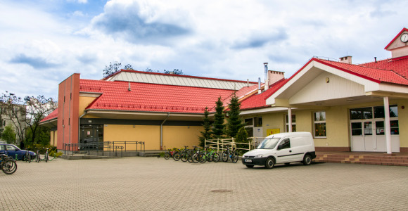 Szkoła i przedszkole w Żernikach Wrocławskich